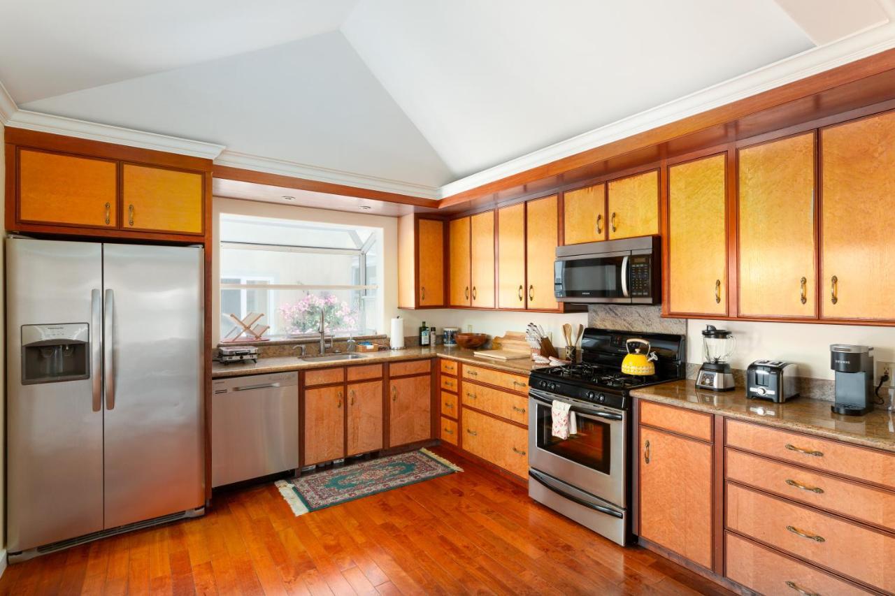 Spacious Renovated Petaluma Home- Pool Table, Fire Pit, Parking Luaran gambar