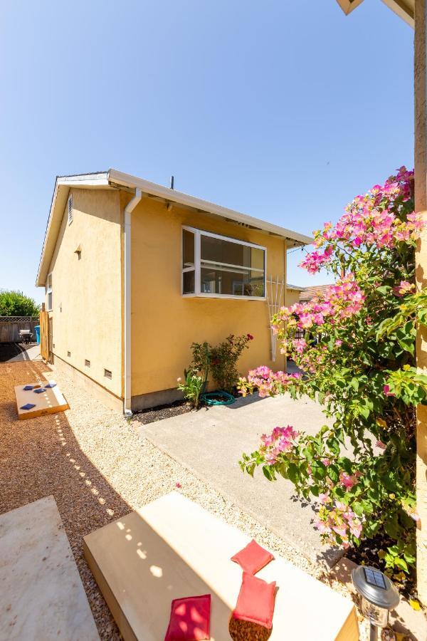 Spacious Renovated Petaluma Home- Pool Table, Fire Pit, Parking Luaran gambar