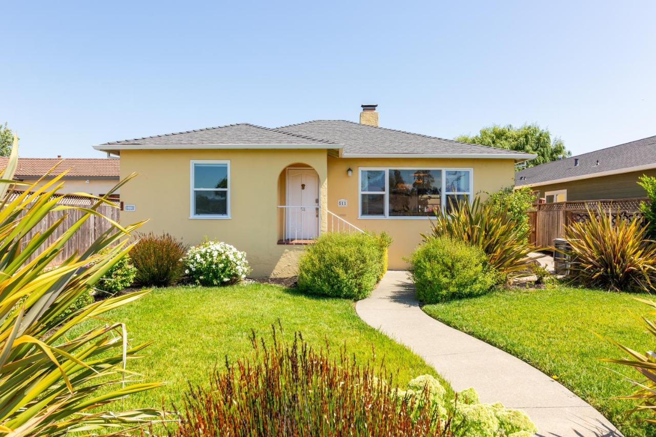 Spacious Renovated Petaluma Home- Pool Table, Fire Pit, Parking Luaran gambar